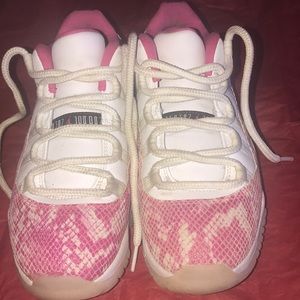 Jordan 11 retro lows pink/ white womans size 8
